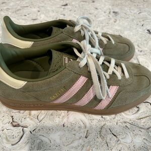 Adidas Women's Gazelle Focus Olive Green Sneakers 6.5